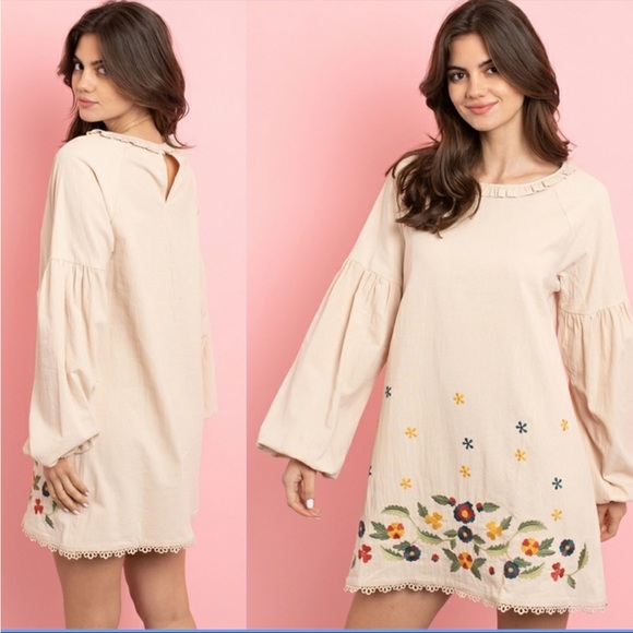 HP!🎉 Embroidered Tunic Dress in Cream - Picture 2 of 2